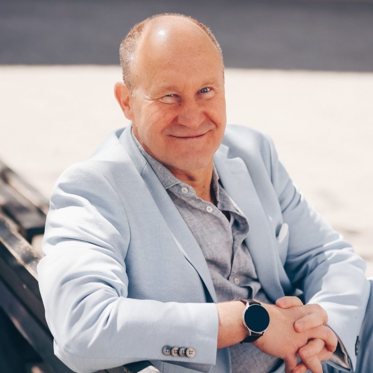 Der erste Schritt: Lassen Sie uns ins Gespräch kommen Andreas Laufert – Ihr Ansprechpartner für Marketing-Beratung, Coaching und Interim-Mandate.